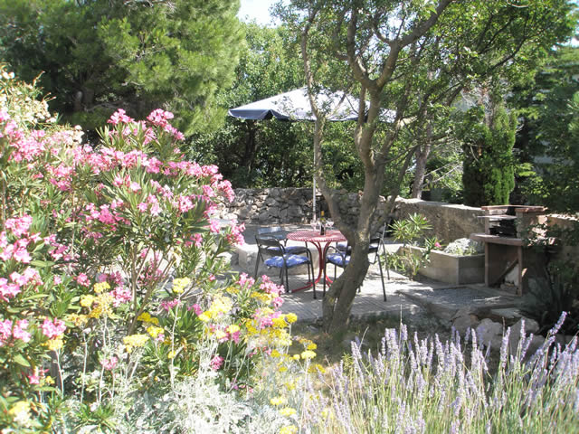 House for rent garden Ribarica Karlobag